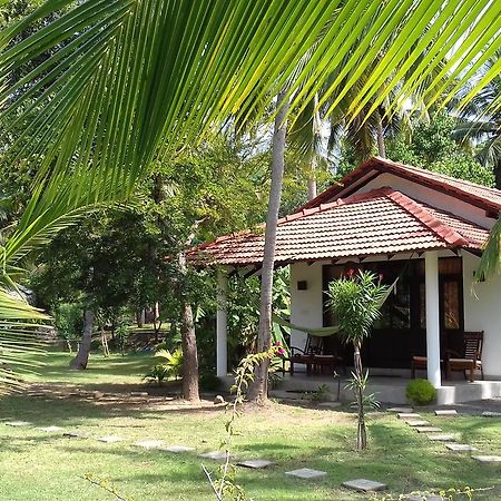 Chillenjoy Cabanas & Restaurant Tangalle Exterior photo