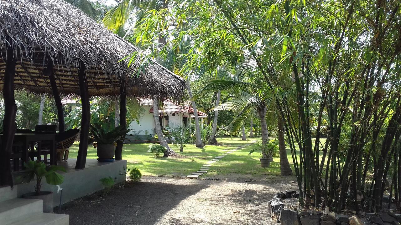 Chillenjoy Cabanas & Restaurant Tangalle Exterior photo