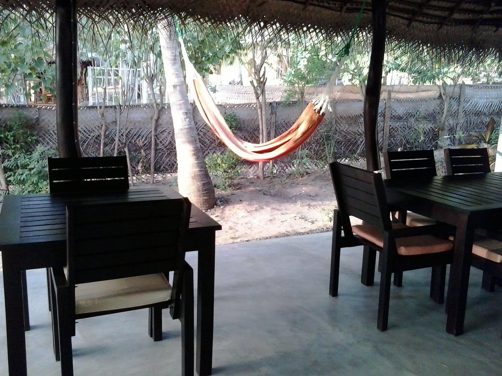 Chillenjoy Cabanas & Restaurant Tangalle Exterior photo