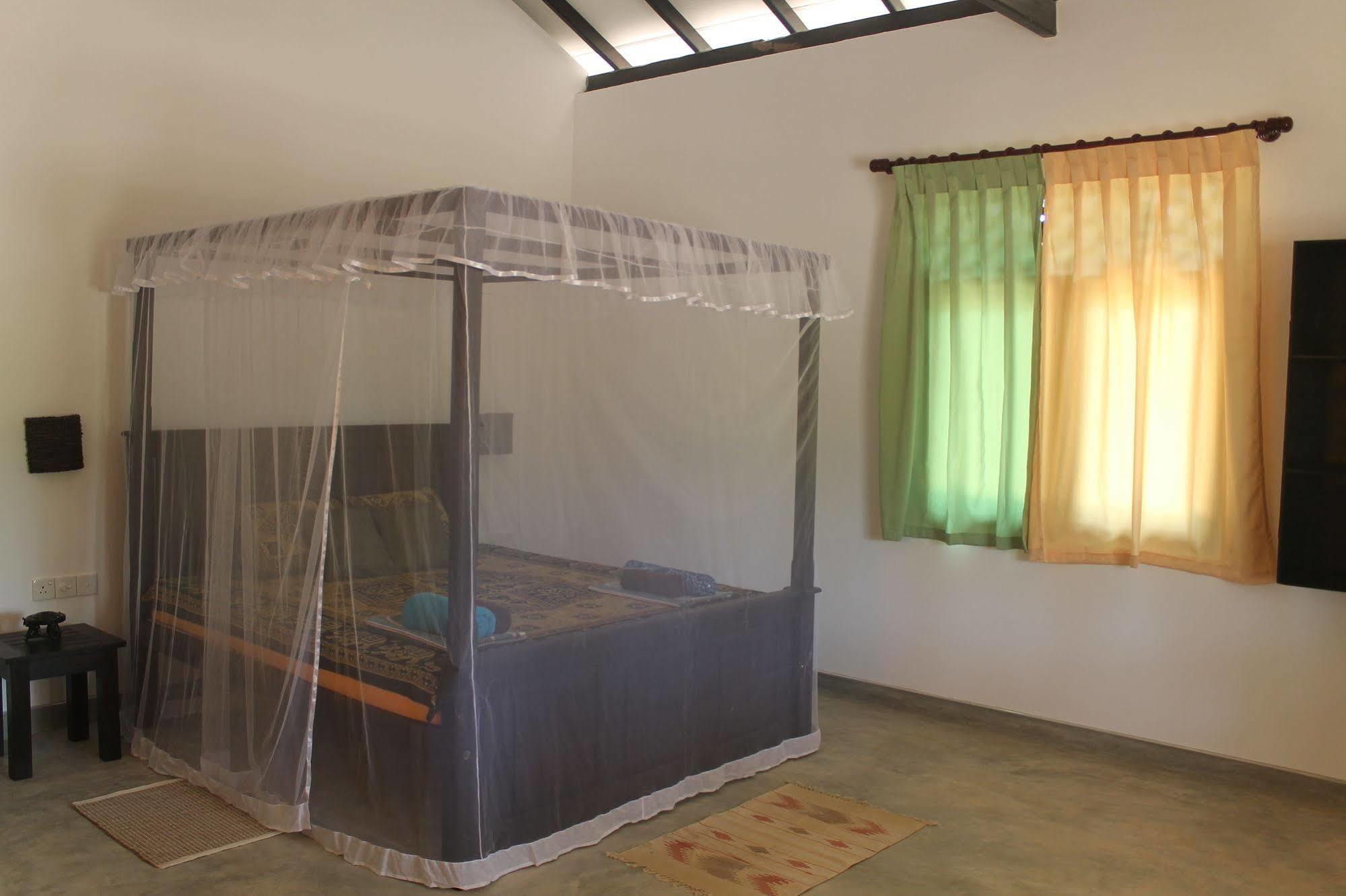 Chillenjoy Cabanas & Restaurant Tangalle Exterior photo